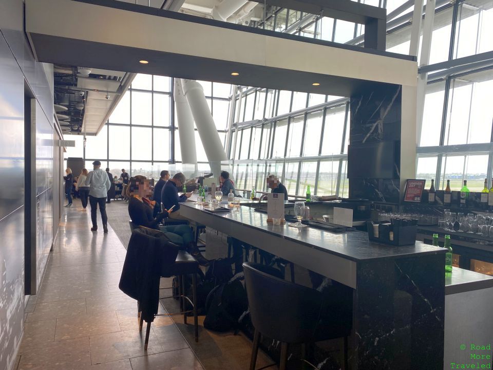 Plaza Premium Lounge London Heathrow Terminal 5 - bar