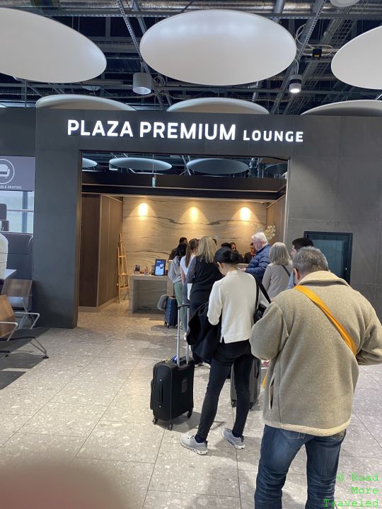 Queue for LHR T5 Plaza Premium Lounge