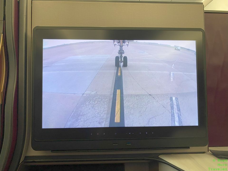 Qatar Airways A350-1000 QSuites Business Class nose cam