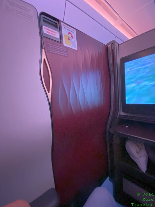Qatar Airways A350-1000 QSuites Business Class - privacy door