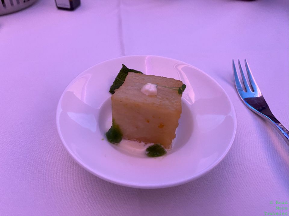 Qatar Airways A350-1000 QSuites Business Class - amuse bouche