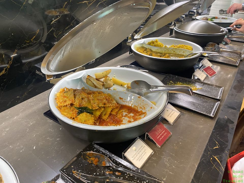 QR Al Mourjan Garden Lounge buffet - pasta