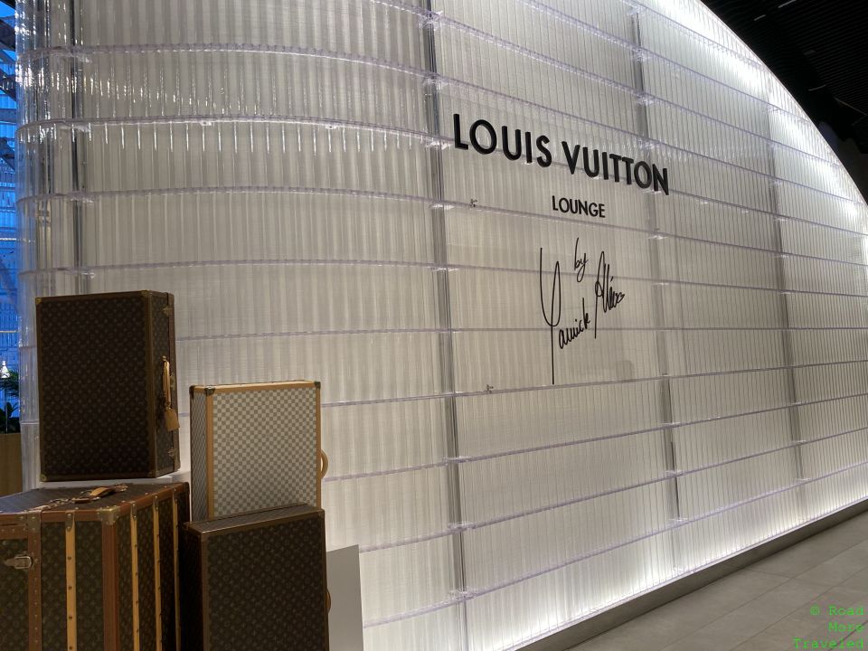 Qatar Airways Al Mourjan Garden Lounge - Louis Vuitton Lounge