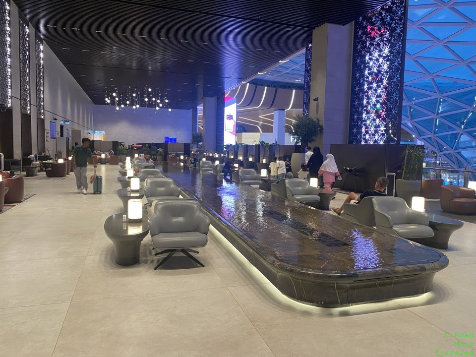 QR Al Mourjan Garden Lounge water feature seating