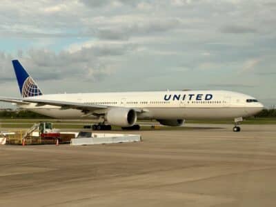 United Airlines Boeing 777-300ER
