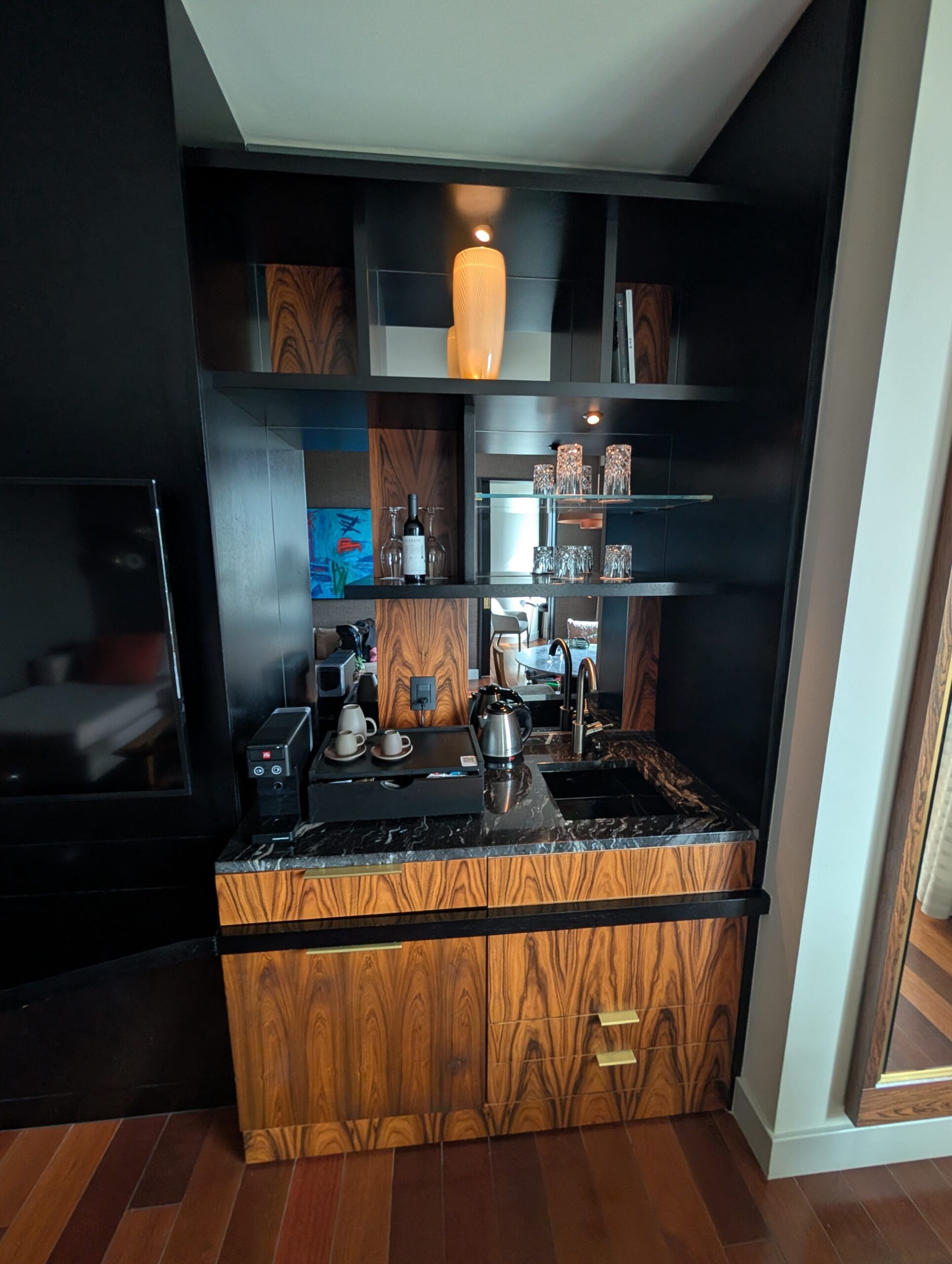 JW Marriott Griffin Suite