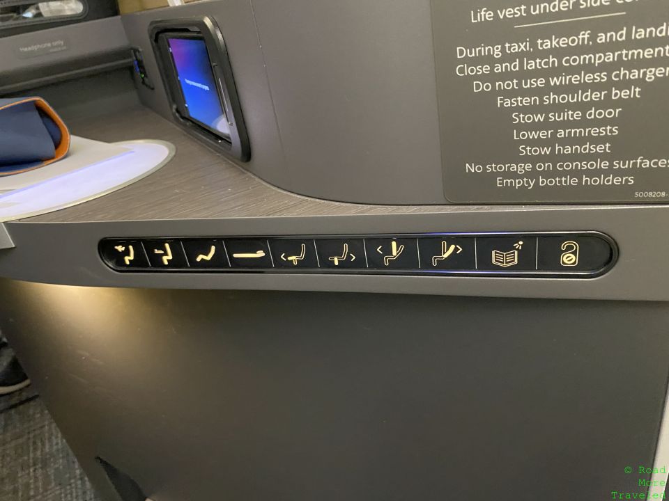 American A321XLR Business Class seat controls
