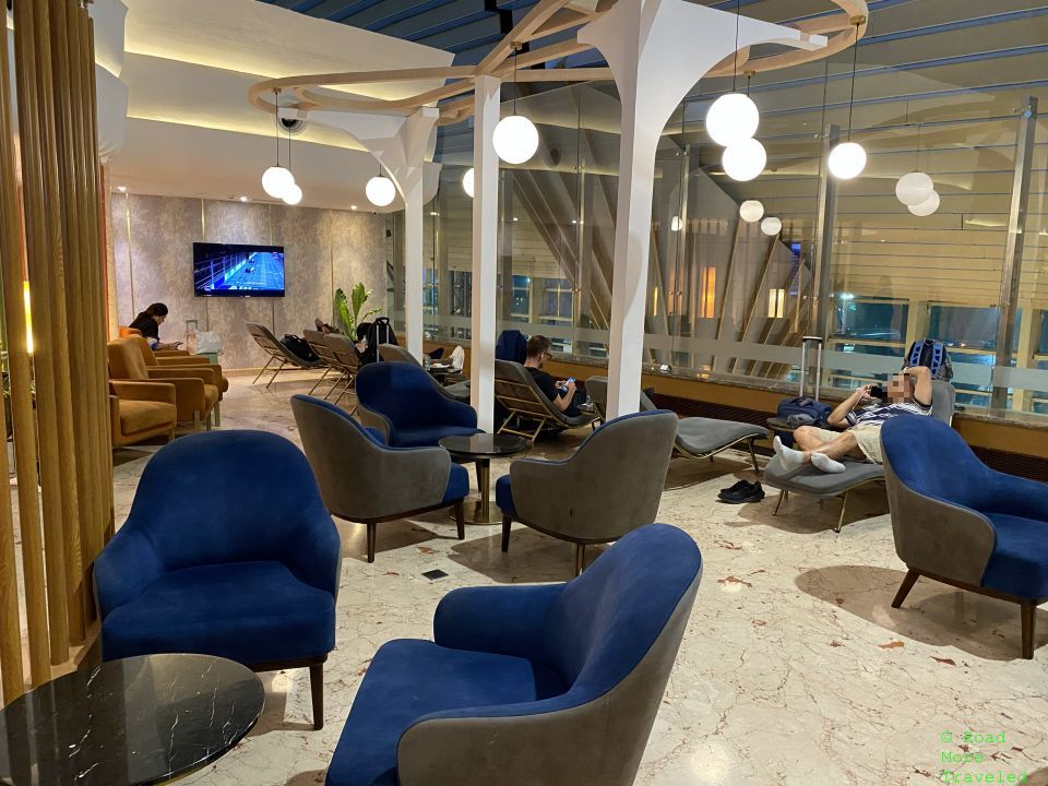 Travel Club Lounge Chennai Terminal 2 - nap chairs