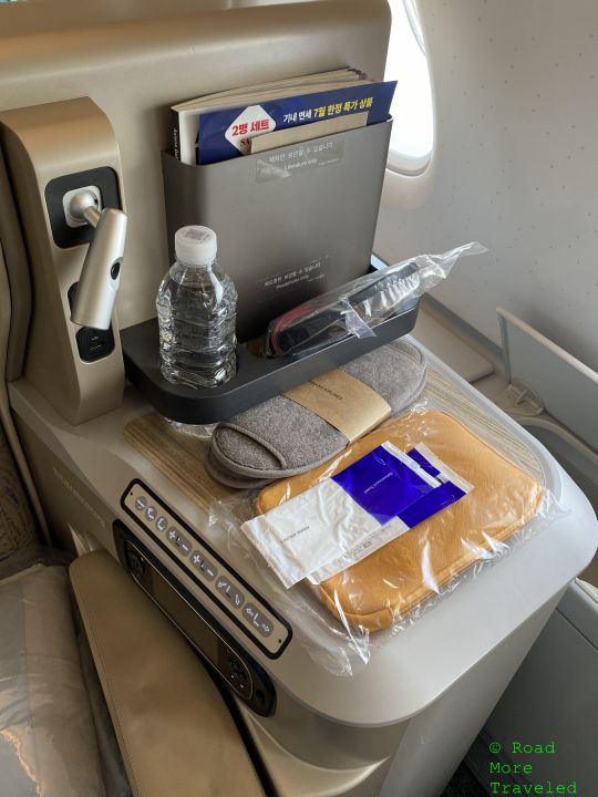 Asiana Airlines A380 Business Class amenities