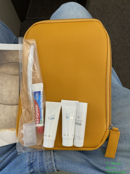 OZ Business Class amenity kit contents