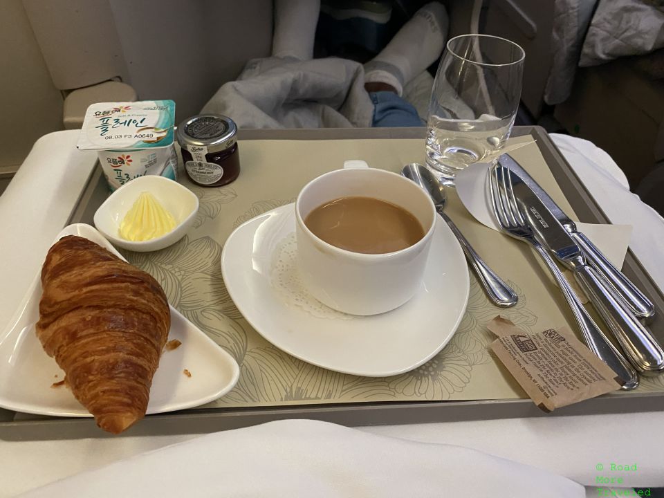 Asiana Business Class breakfast - bread